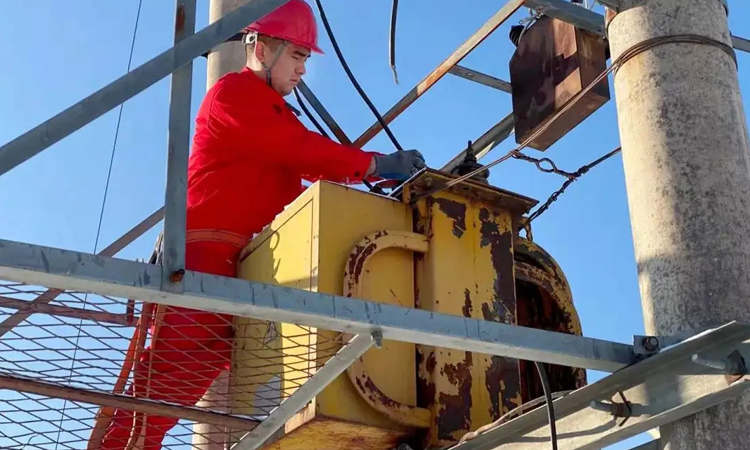 石油煉化廠中電力電容器如何應用