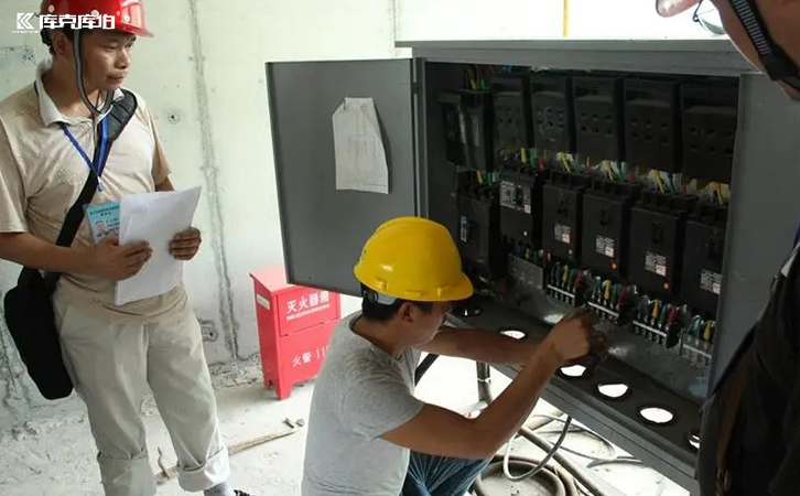 無功補償電容器