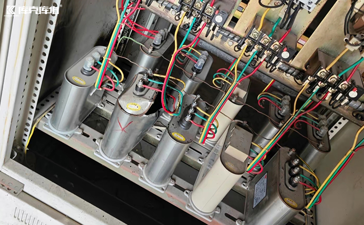 低壓電力電容器