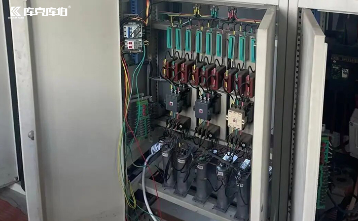 低壓電力電容器