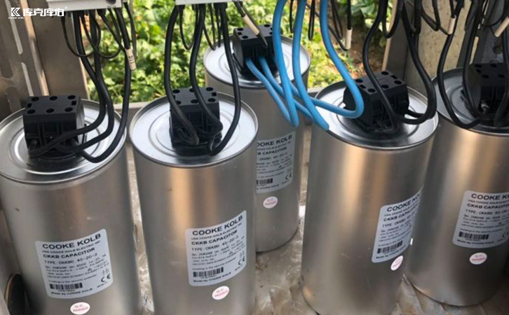 低壓電力電容器